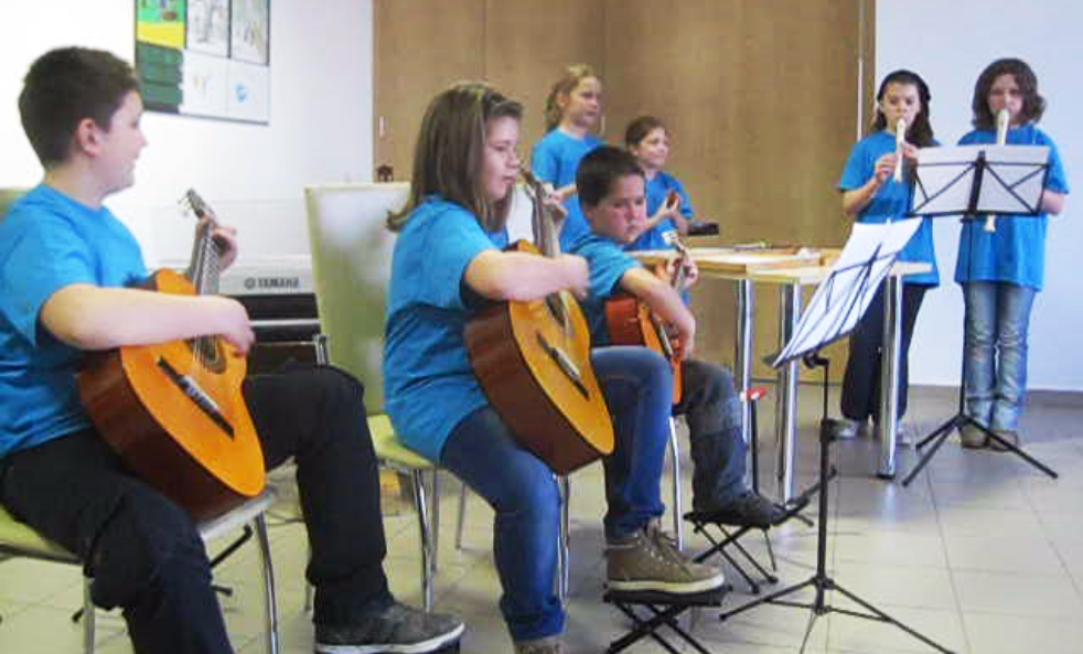 Le�r�s: Le�r�s: D:\web\szelence1\aktualis\kellekek\zene15\kicsik1.png