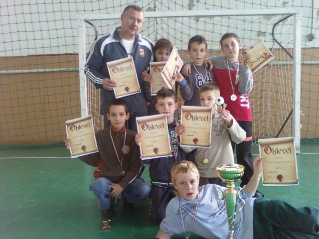 Le�r�s: Le�r�s: D:\web\szelence1\sport\Csorna\cs2.jpg